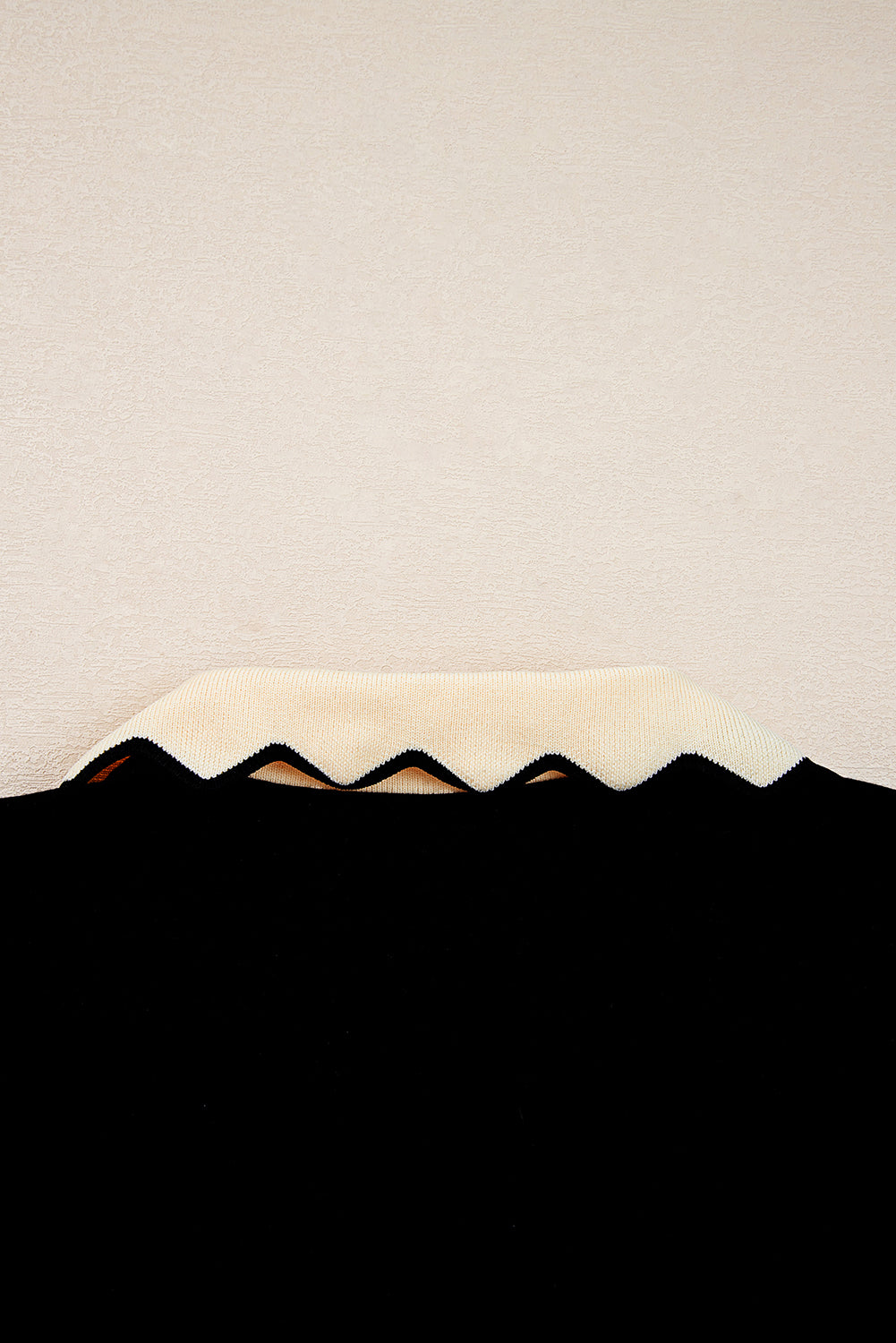Black Scallop Trim Colorblock Long Sleeve Collared Top