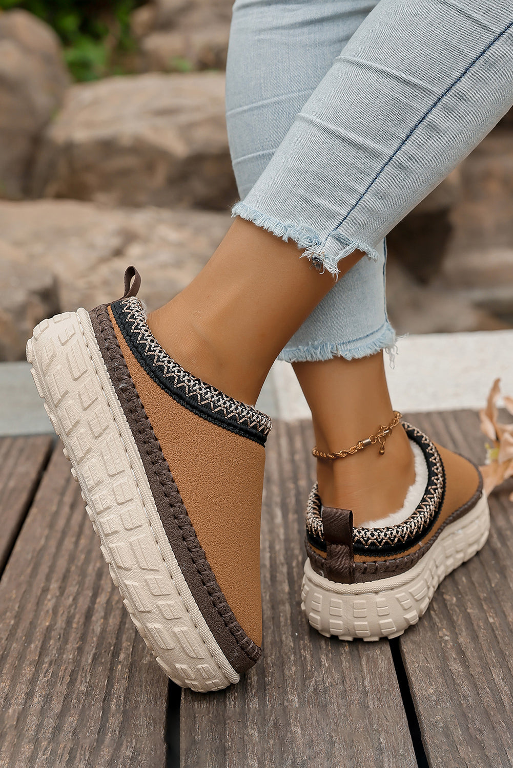 White Contrast Stitch Detail Plush Winter Clog Slippers