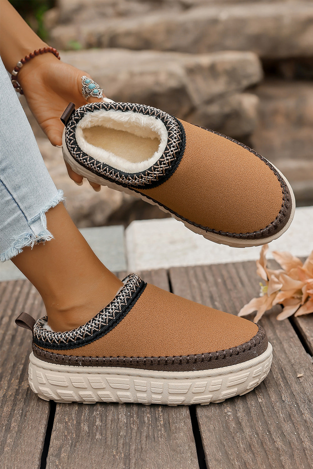 White Contrast Stitch Detail Plush Winter Clog Slippers