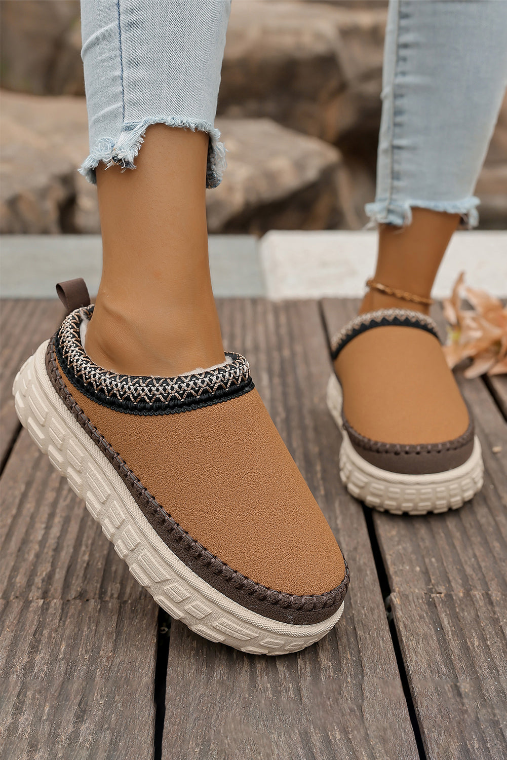 White Contrast Stitch Detail Plush Winter Clog Slippers