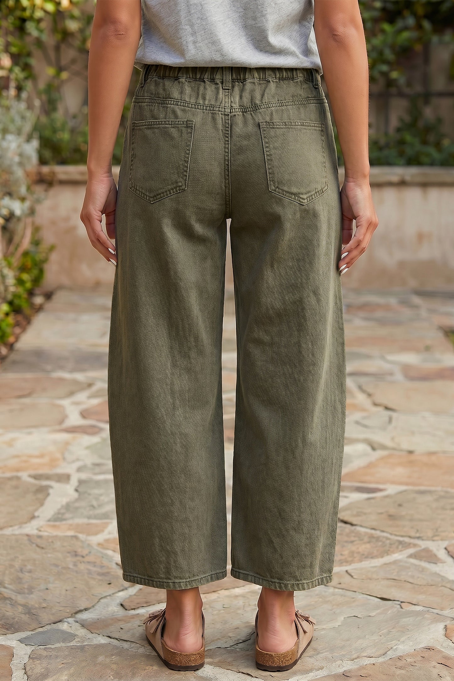 Beau Blue Solid Color Square Patch Pocket Ankle-length Barrel Jeans