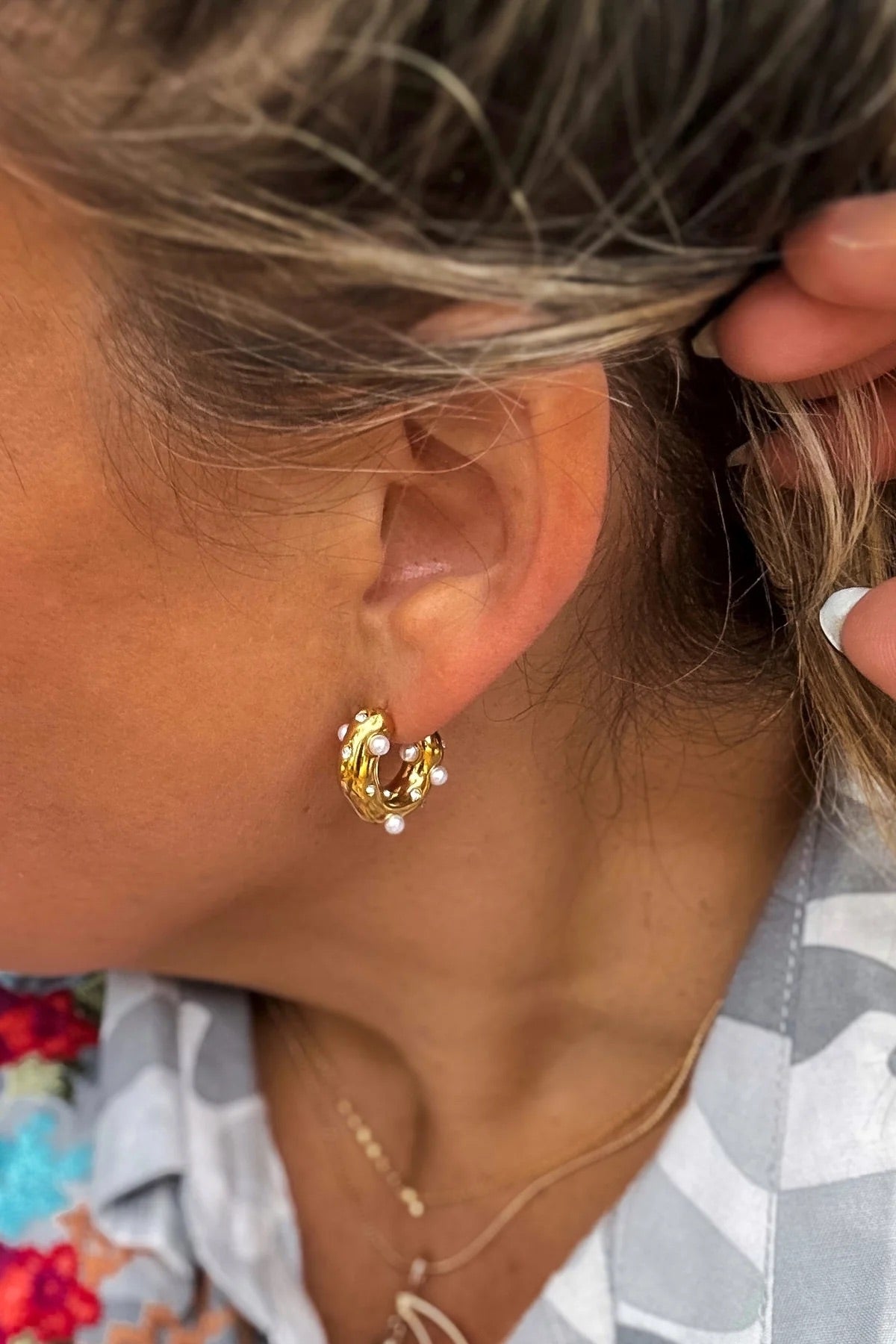 RENLEY PEARL HOOP EARRINGS