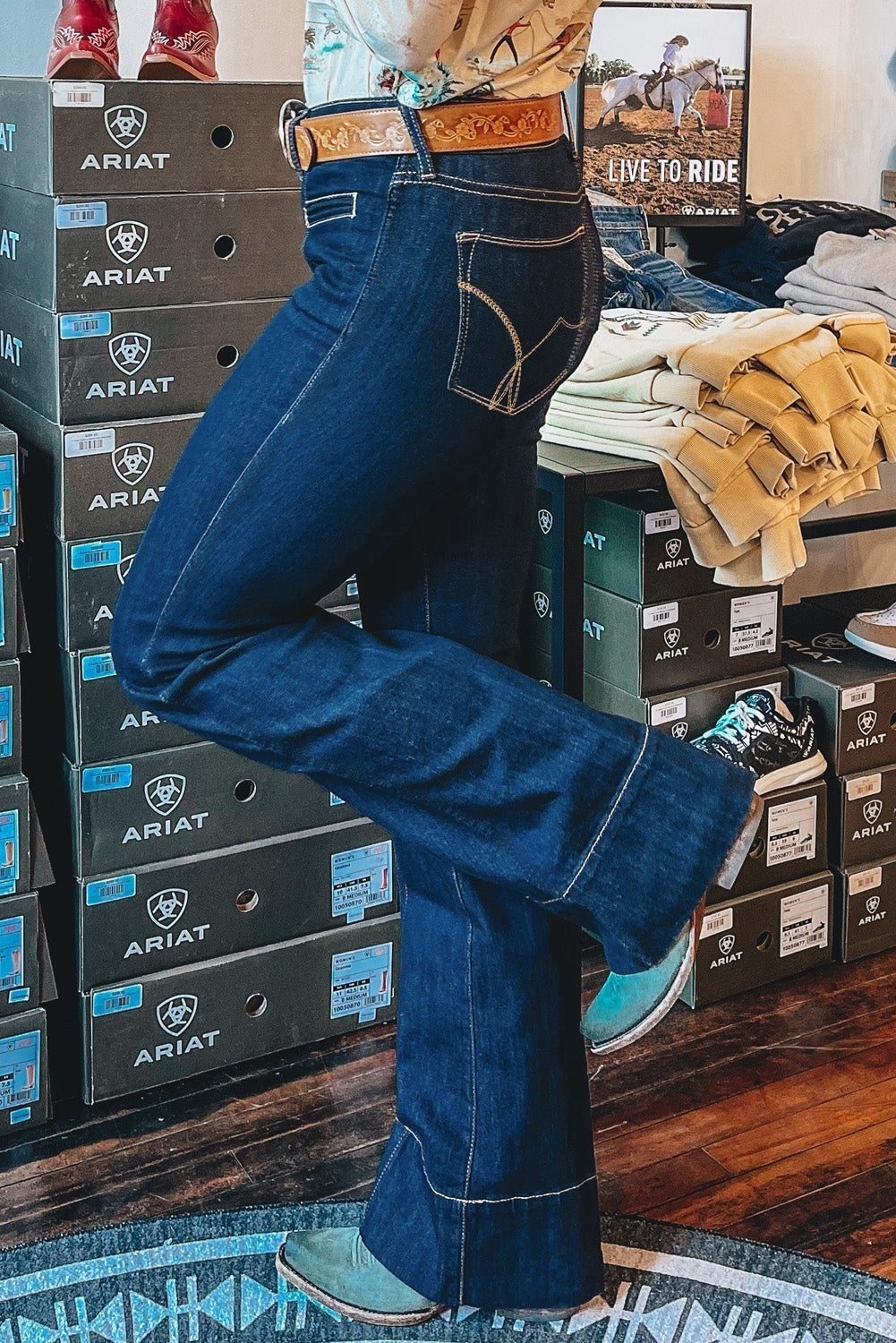 Sail Blue Center Seam Deep Washed Straight Jeans