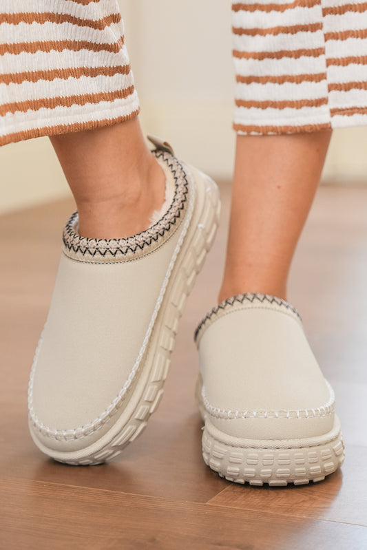White Contrast Stitch Detail Plush Winter Clog Slippers